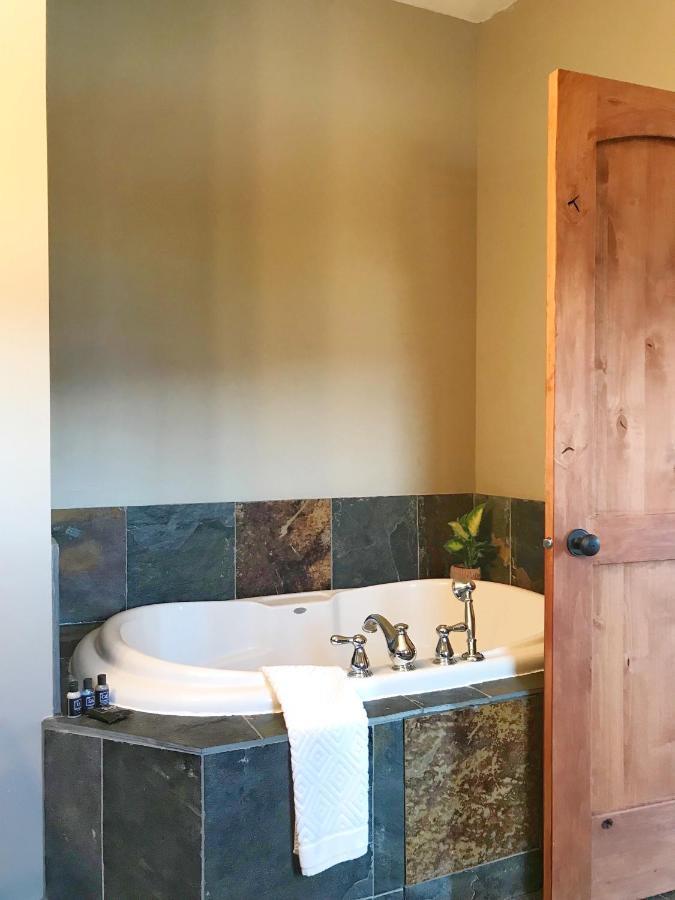 Wesbert Winery & Guest Suites Penticton Exterior foto
